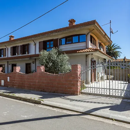 Anaelehouseapartments Ltb Appartement Arborea