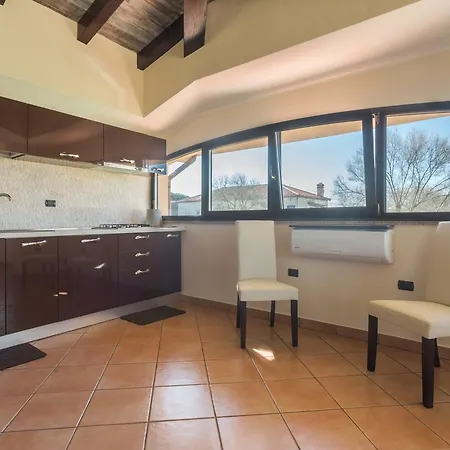 Anaelehouseapartments Ltb Appartement