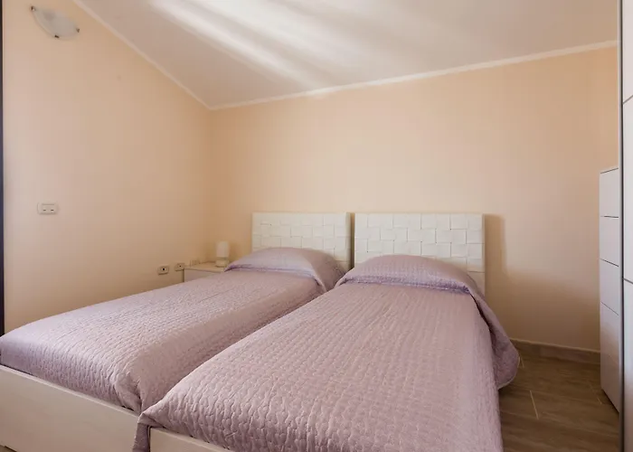 Anaelehouseapartments Ltb *