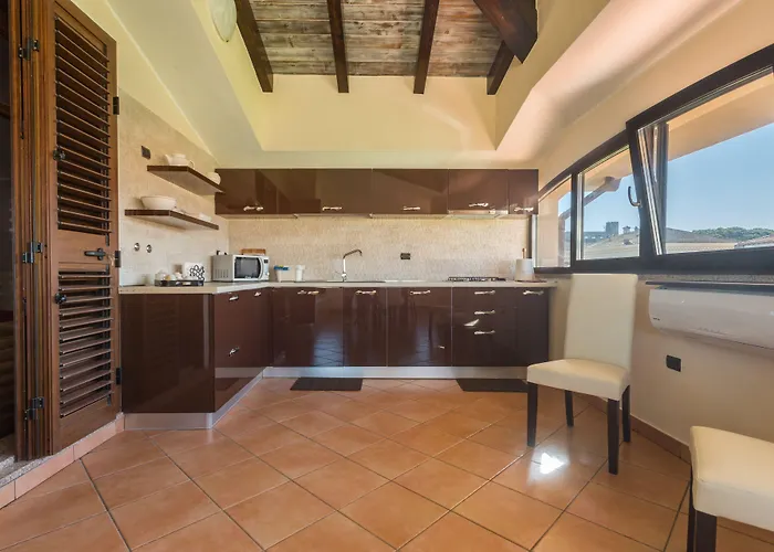 Anaelehouseapartments Ltb *